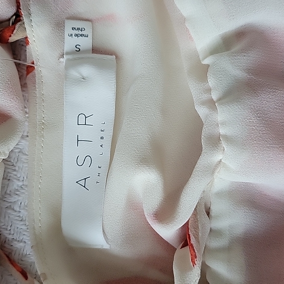 ASTR The Label Floral Top - Picture 3 of 10